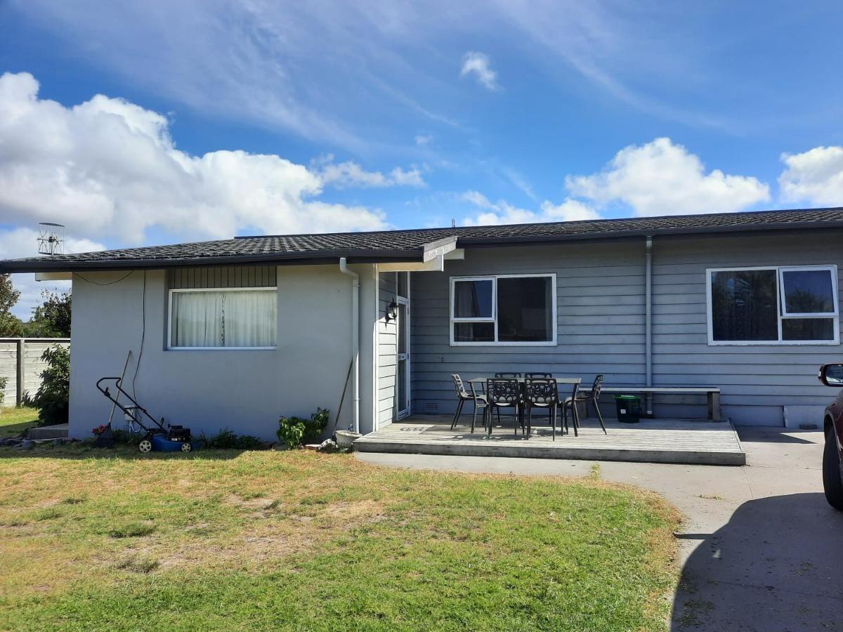 Holiday At Mount Maunganui Exterior photo